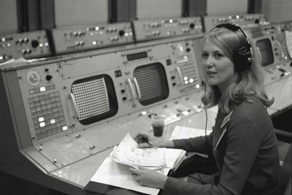 Apollo Uçuş Odasındaki Kadın: Frances Northcutt